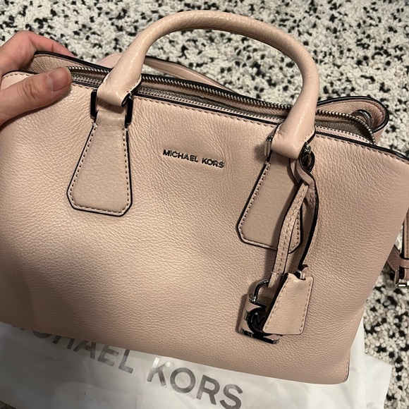 Authentic Michael Kors Pink handbag - Picture 16 of 16